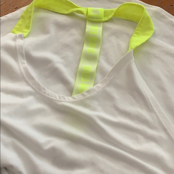 Nike tanks - Picture 3 of 4